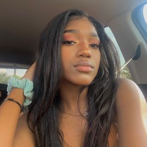 Meet your Posher, Zia